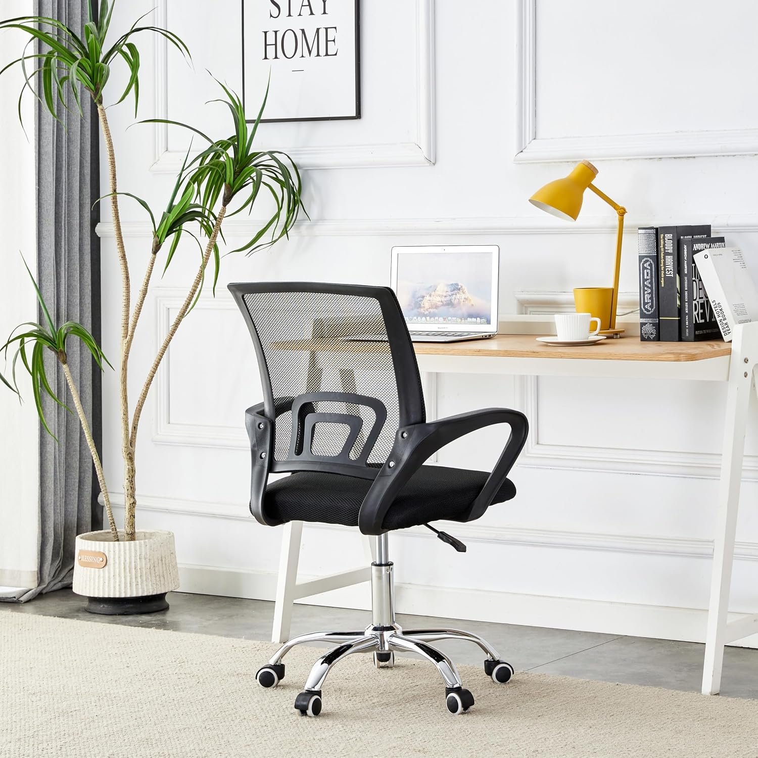 Cadeira Ergonômica Conthey Arco Home Office e Escritório, Encosto Mesh Respirável, Regulagem de Altura a Gás, Base Cromada 5 Rodízios 360°, Braços Fixos, Preta